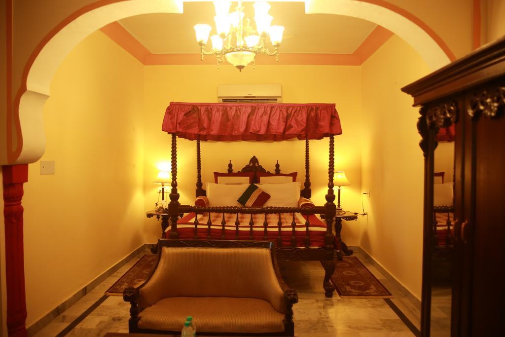 V Resorts Rajmahal 奥拉奇哈 外观 照片