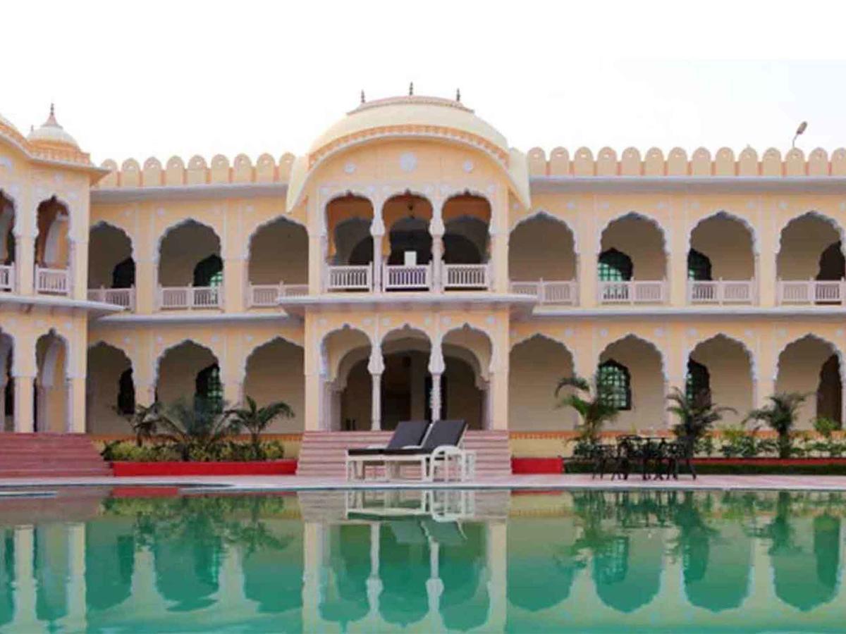 V Resorts Rajmahal 奥拉奇哈 外观 照片