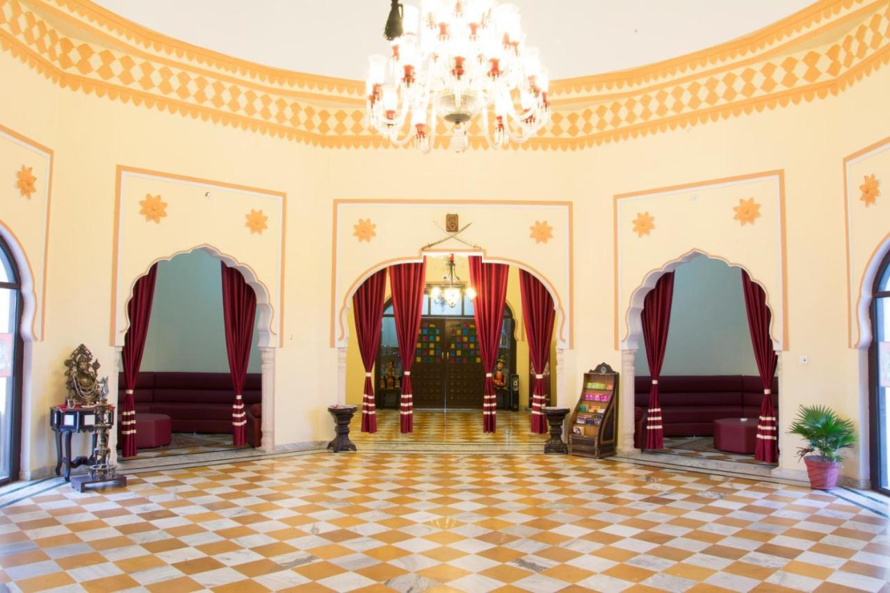 V Resorts Rajmahal 奥拉奇哈 外观 照片